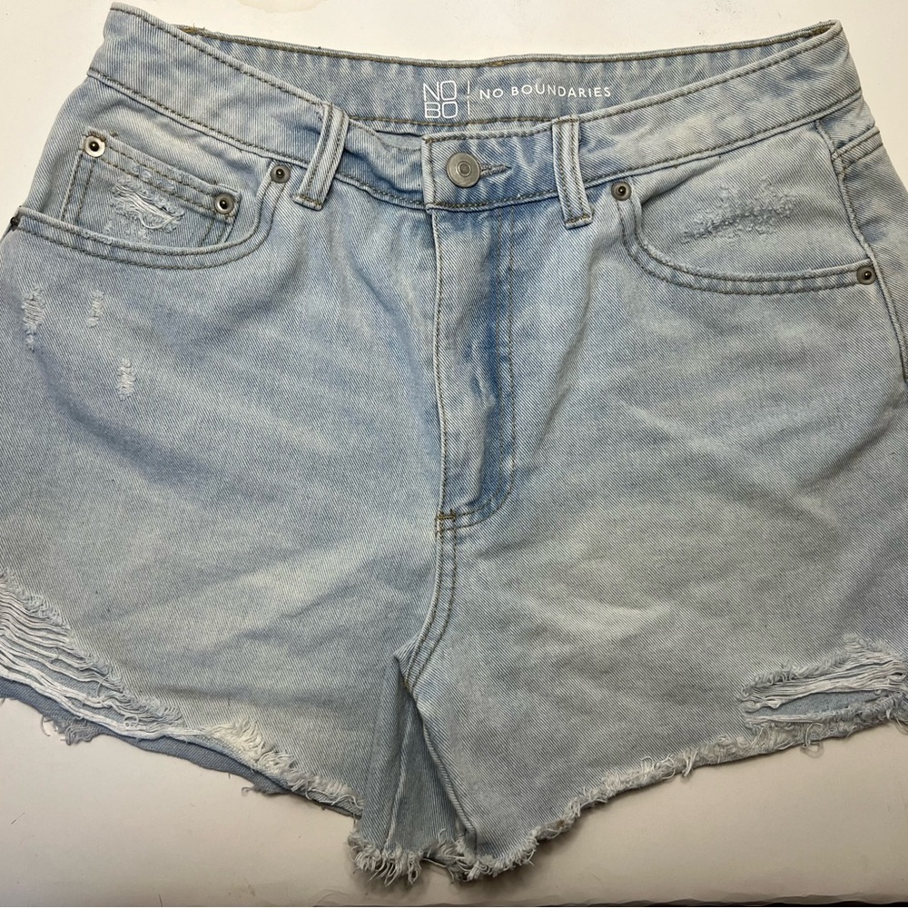 No boundaries blue Jean shorts Juniors sz9